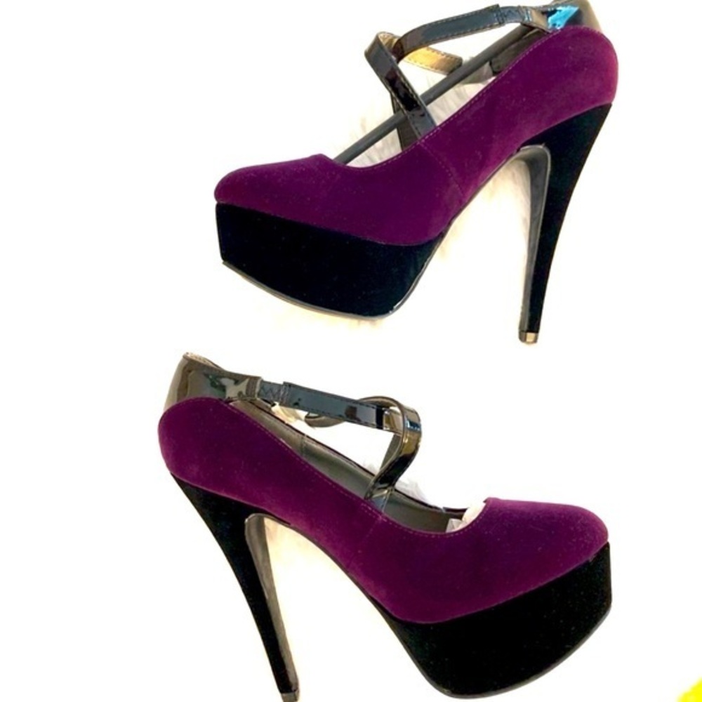 ⭐️ HOST PICK ⭐️ NEW Ladies Sz 8 shoes Qupid Purple Platform Strappy Heels black